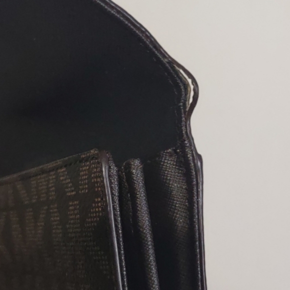 Michael Kors Jet Set Logo Wallet - Picture 8 of 12